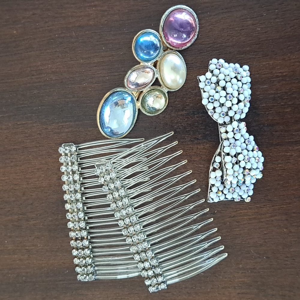 Bow/Hair Accessories, Set of Combs, Two Barrett's (3 total)